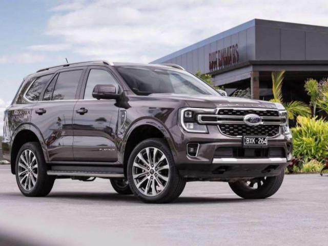Ford Everest sắp có bản máy xăng tại Việt Nam
