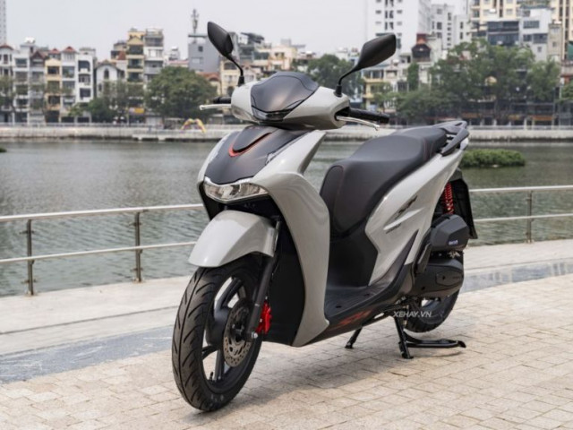 Honda Việt Nam bán được 241.252 xe máy và 1.839 ô tô trong tháng