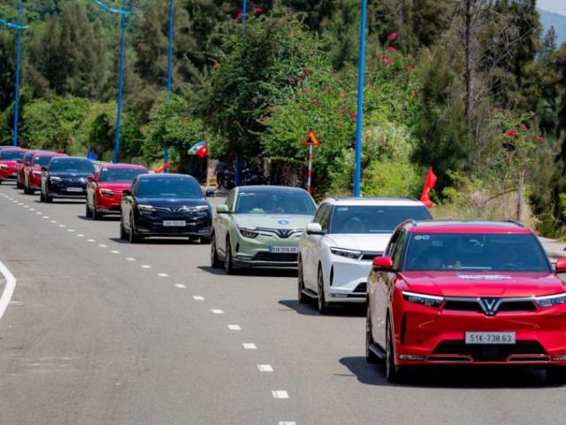 Vingroup gia hạn chương trình hỗ trợ khẩn cấp khách hàng chuyển đổi xe xăng sang xe điện tới 30/04/2026